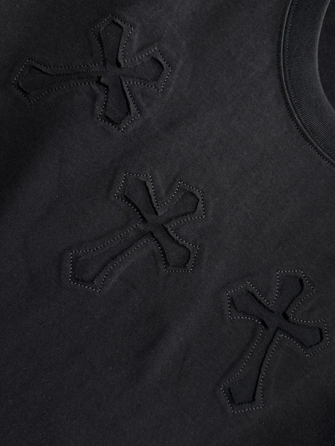 🅿️270 shipped next day Croxin 2025 spring and summer new style (top quality, differentiated currency) launches 260g double yarn pure cotton short-sleeved fabric, early spring catwalk style, personalized and exclusive style, same style for men and women, using imported custom dyeing fabric, chain bottom back collar, fully shoulder-covering, no deformation or shrinkage when exposed to water, SIZE: M to 4XL